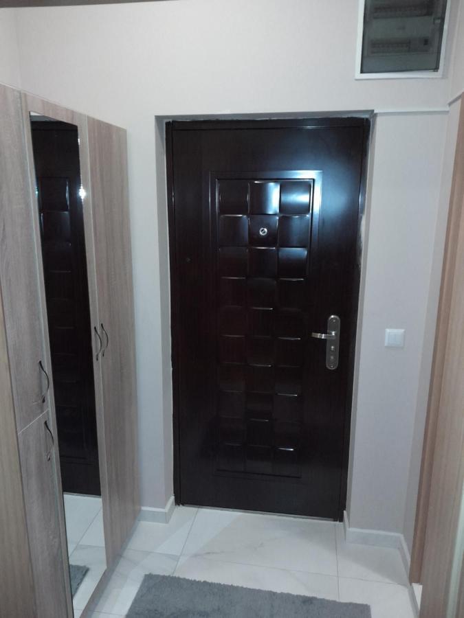 Gray Apartament 2 プリシュティナ エクステリア 写真